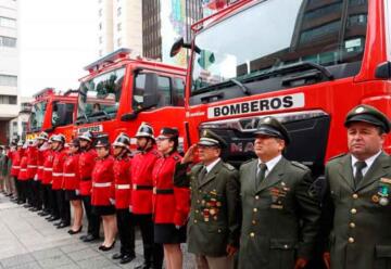 Bomberos de Valparaíso recibieron tres nuevas unidades de material mayor