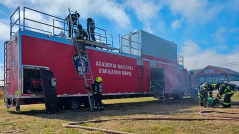 Con prácticas en el simulador móvil finalizó curso para Bomberos