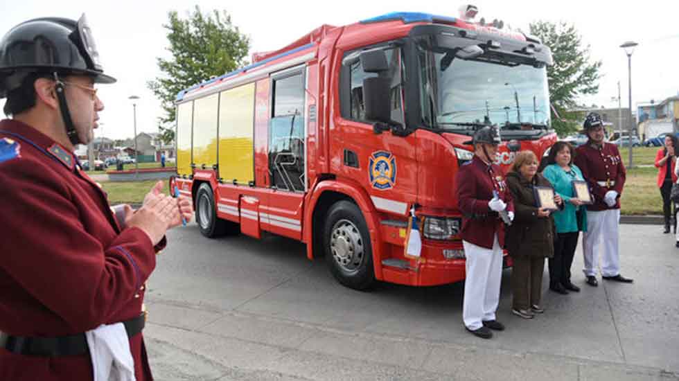 Bomberos pone en servicio moderna unidad para materiales peligrosos