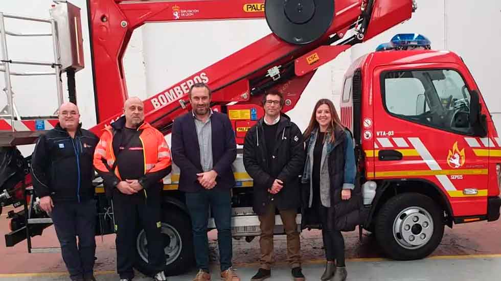 La Diputación incorpora un nuevo camión de bomberos