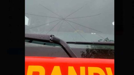 Carro de Bomberos fue apedreado mientras iba a combatir un incendio