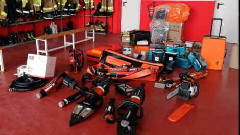 El parque de bomberos de Almazán recibe material
