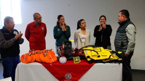 Bomberos de Zapopan reciben equipamiento para combatir incendios forestales