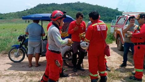Bomberos y brigadistas recibieron apoyo con rehidratantes
