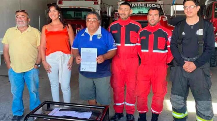 Bomberos de Puerto Pirámides recibieron donación de Lotería del Chubut