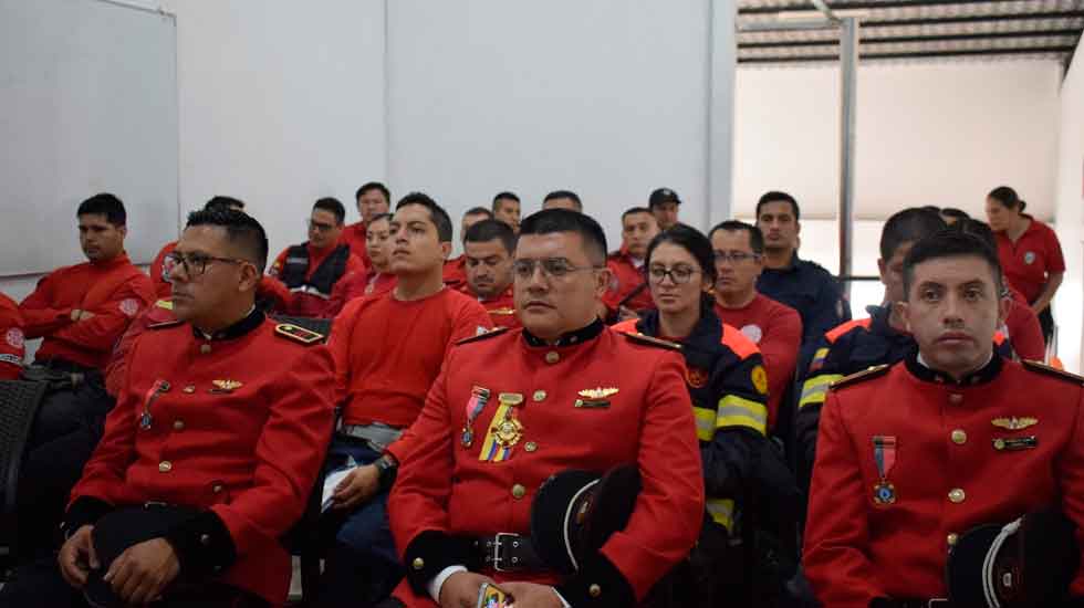 Bomberos de tres provincias en curso de Comando de Incidentes
