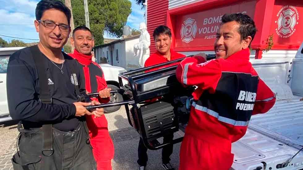 Bomberos Voluntarios de Pirámides recibieron equipamiento