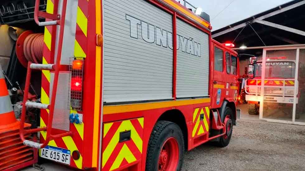 Agredieron a los bomberos voluntarios de Tunuyán mientras trabajaban