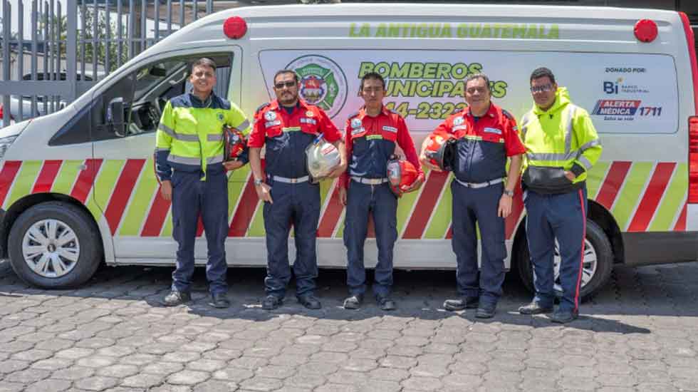 Donación de ambulancia a Bomberos Municipales de La Antigua
