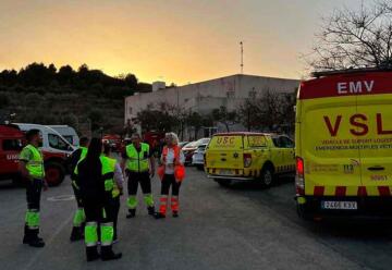 Tres bomberos heridos en el incendio entre Tárbena y Xaló