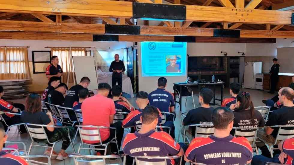 Bomberos de Villa de Merlo se capacitarán en psicología de la emergencia