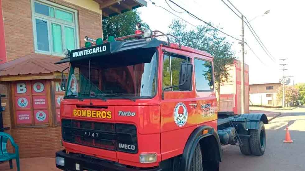 Empresas donaron vehículos a los bomberos voluntarios