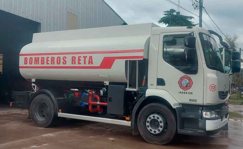 Bomberos de Reta incorporaron una nueva unidad cisterna