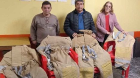 Bomberos de Sierra Colorada adquirió nueva indumentaria