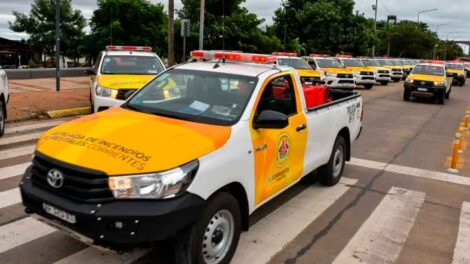 Refuerzan 22 cuarteles de bomberos voluntarios con nuevas autobombas