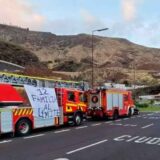 Bomberos de La Palma protestan por el impago de cuatro meses de salarios
