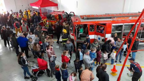 Los Bomberos de Pringles llevan nuevamente su cuartel a la Calle