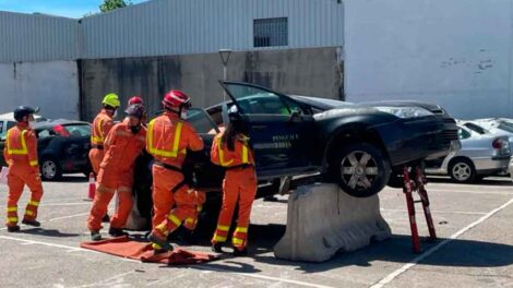 Bomberos de Valencia refuerza su formación en rescate en accidentes