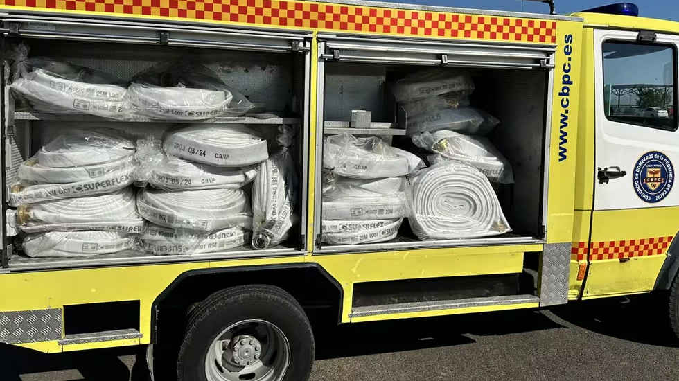 Paraguay recibe camiones autobombas donados por los Bomberos de Cádiz