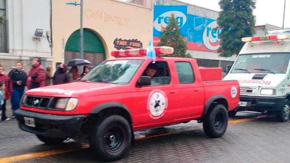 Bomberos voluntarios San Martin presentaron su nueva unidad