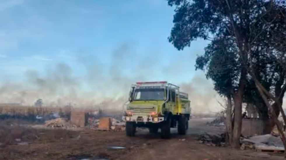 Lograron controlar un gran incendio tras cinco horas de trabajo