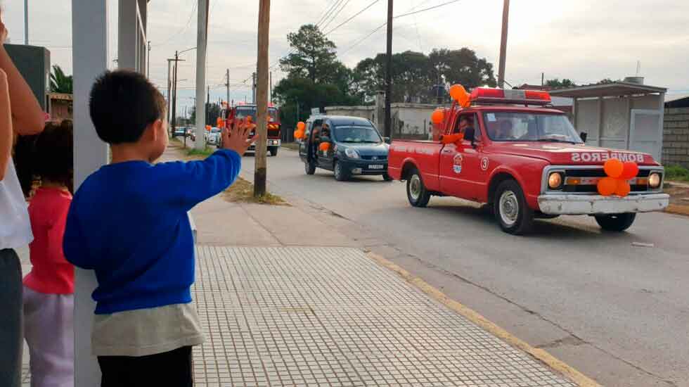 Se presentó la nueva autobomba de los Bomberos Voluntarios Juárez Celman