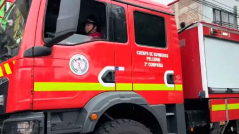 La comuna de Pelluhue recibió un moderno carro bomba