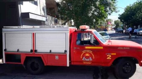 Bomberos de Rama Caída lanzaron una campaña solidaria para reparar su móvil