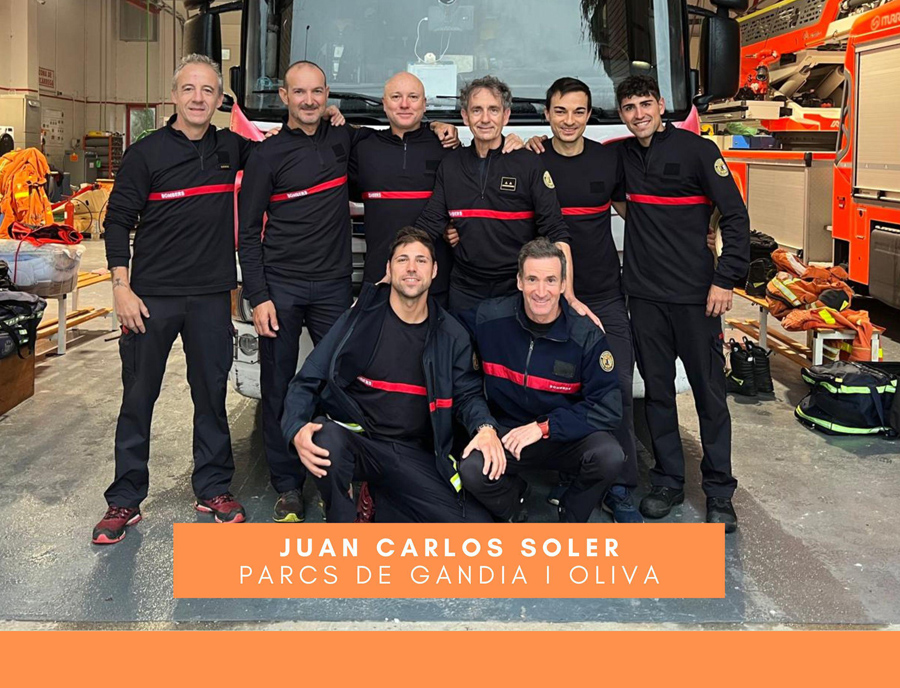 Homenaje a tres bomberos de los parques de Gandia y Oliva por su jubilación