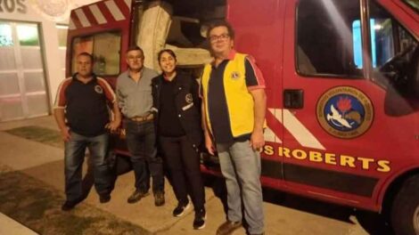 Bomberos Voluntarios de Roberts llevaron donaciones a Bahía Blanca