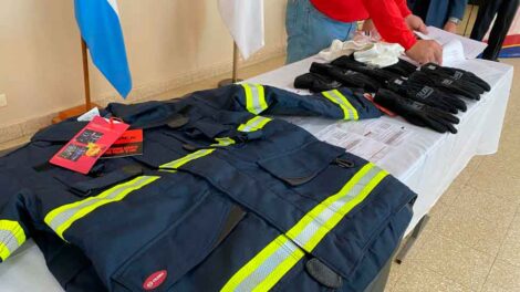 PAE donó equipamiento a la Federación Chubutense de Bomberos 