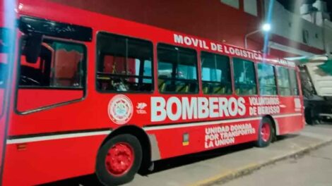 Los Bomberos de Berisso entregaron donaciones en Bahía Blanca