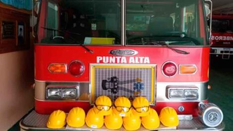 Nuevos cascos para Bomberos Voluntarios de Punta Alta