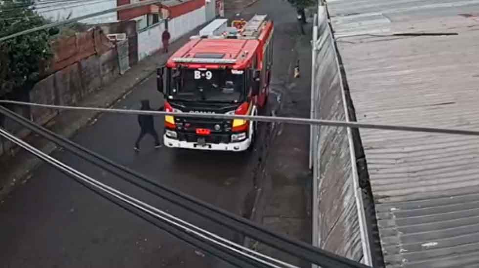Bomberos denuncia robo de equipo electrónico desde uno de sus carros