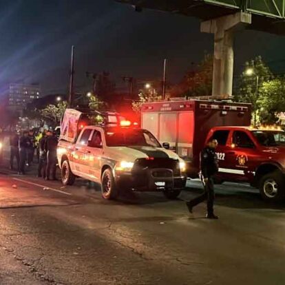 Choque de motociclista contra bomberos en plena emergencia