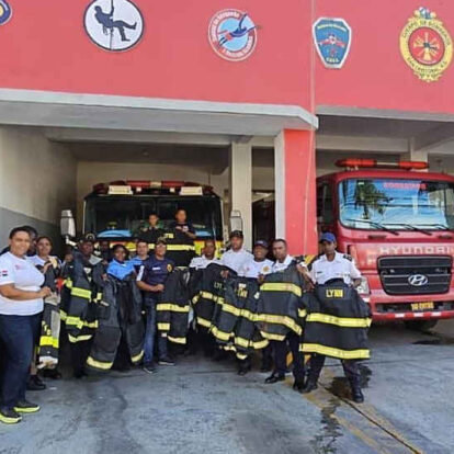 Bomberos de San Cristóbal recibe donación de equipos de protección personal