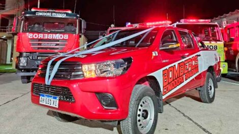 Bomberos de Comodoro recibieron una nueva camioneta 0 km