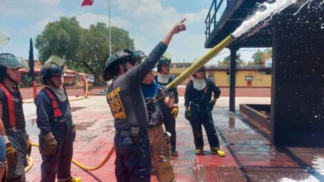 Bomberos de Tlalnepantla toman curso en “Técnica de Bomberos Industriales”