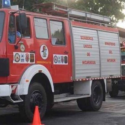 Nuevos camiones y estación de bomberos para Las Maderas