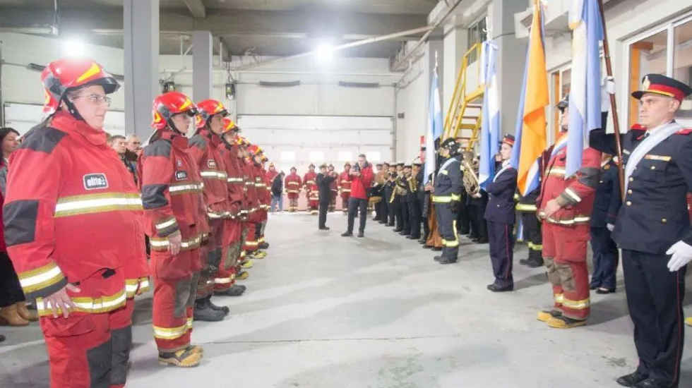 La Municipalidad de Ushuaia acompañó a los Bomberos Voluntarios en su día