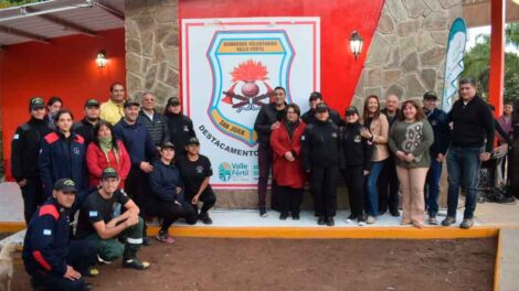 Bomberos voluntarios celebran su día y estrenan sede en Astica