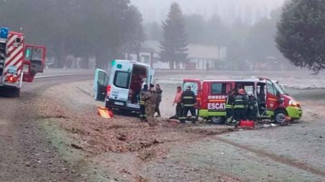 Bomberos de Junín de los Andes volcaron cuando se dirigían a un siniestro vial