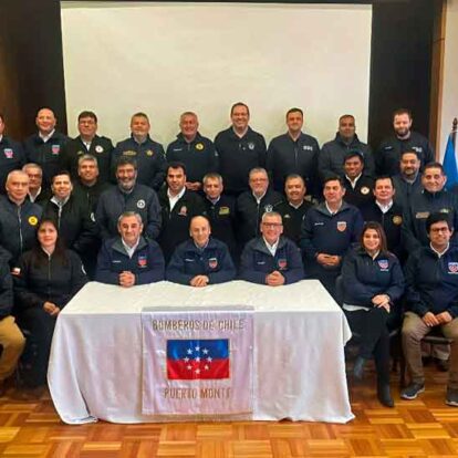 Bomberos se reúnen en Puerto Montt para mejorar coordinación ante emergencias