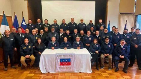 Bomberos se reúnen en Puerto Montt para mejorar coordinación ante emergencias