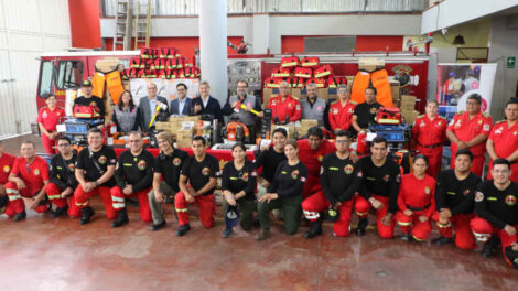 Bomberos Voluntarios reciben donación de equipos para incendios forestales