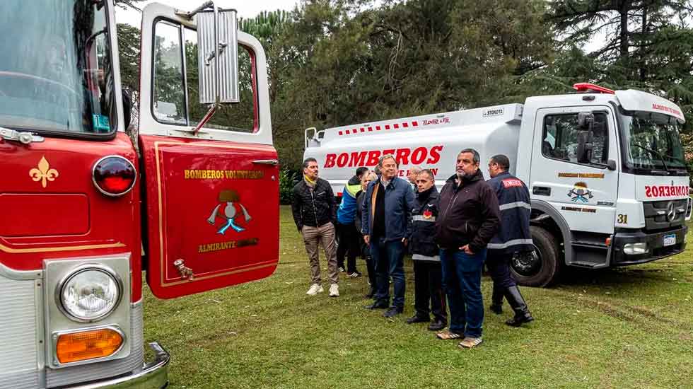 Empresarios donaron una autobomba a Bomberos Voluntarios