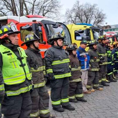 Bomberos de 10 comunas de La Araucanía reciben modernos carros