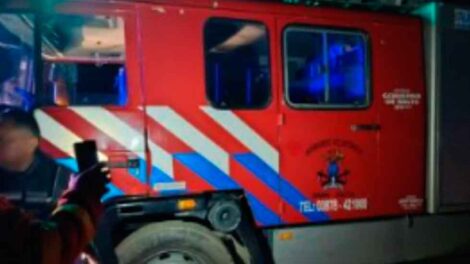 Bomberos salteños fueron atacados mientras apagaban un incendio