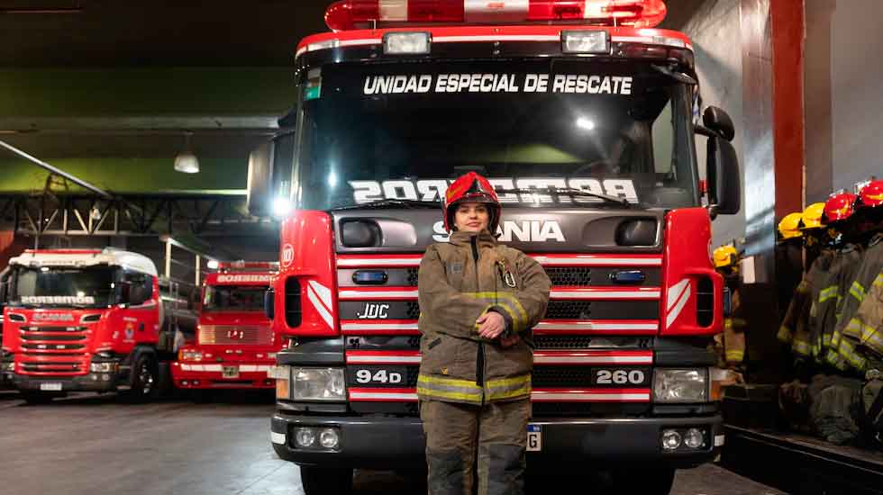 Samantha Perugini: la bombera voluntaria que desafió el miedo