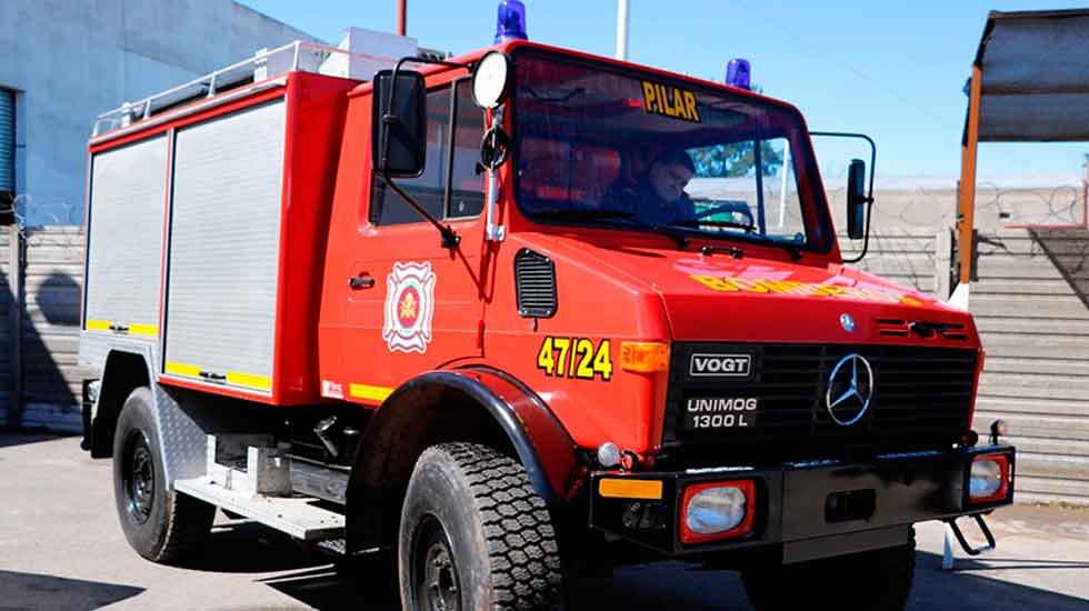 Los bomberos pilarenses ya cuentan con un nuevo camión autobomba